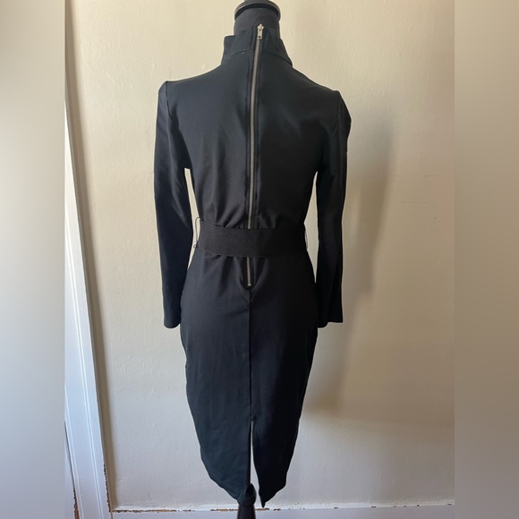 Venus Black turtleneck w/sheer V front, embroider trim, w/removable belt, size M - Picture 4 of 8